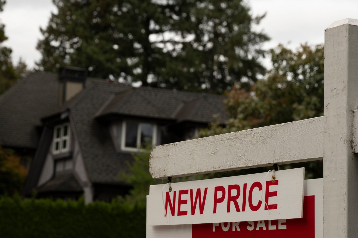 The ‘Great Housing Reset’ is coming: Income growth will outpace home-price growth in 2026, Redfin forecasts