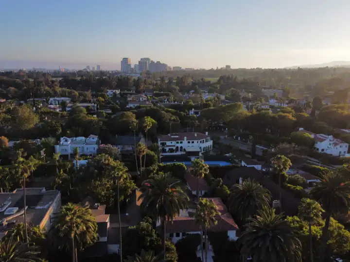 Oakley’s billionaire founder is the latest victim of the sluggish luxury housing market—but the profit he could still make shows an underlying problem